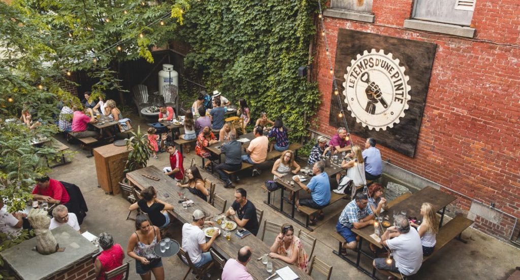 5 terrasses WOW o&ugrave; prendre une bi&egrave;re avec tes meilleur(e)s ami(e)s!
